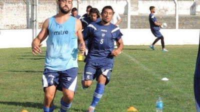 Alvarado, el s�bado a las 16 y con un cambio