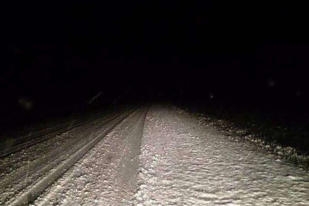 Alerta para conductores: Nevada en Cuesta de Miguez y lluvia intensa en El Calafate