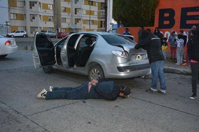 Pasajero de colectivo fue detenido con cinco �ladrillos� de marihuana