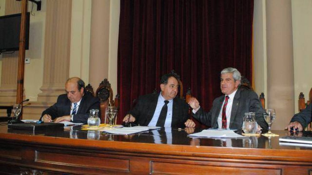 Comerciantes contra el feriado del 6 de mayo, que no trat� el Senado