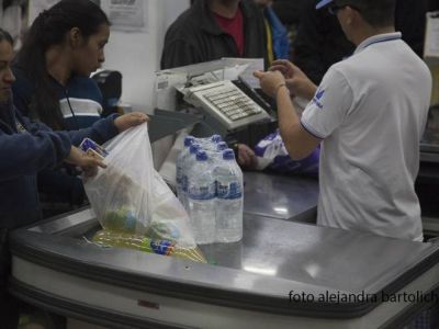 Clausurar�n comercios que especulen con los precios durante la emergencia