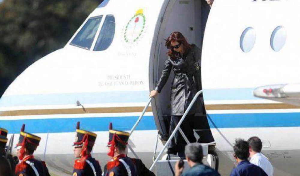 Cristina lleg� al pa�s atenta a lo que pasa en el Sur con el #Calbuco