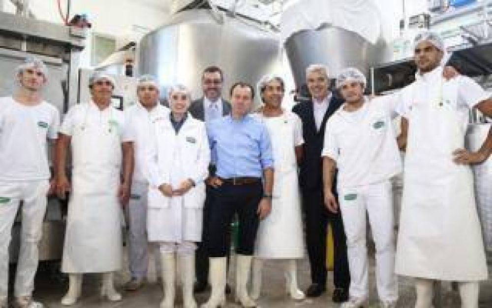 Elecciones 2015: Juli�n Dom�nguez recorri� el parque industrial de Alem