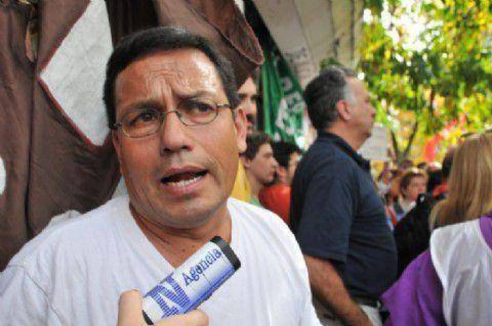 Movilizaci�n docente en La Plata por reclamo de pagos adeudados y p�simas condiciones laborales