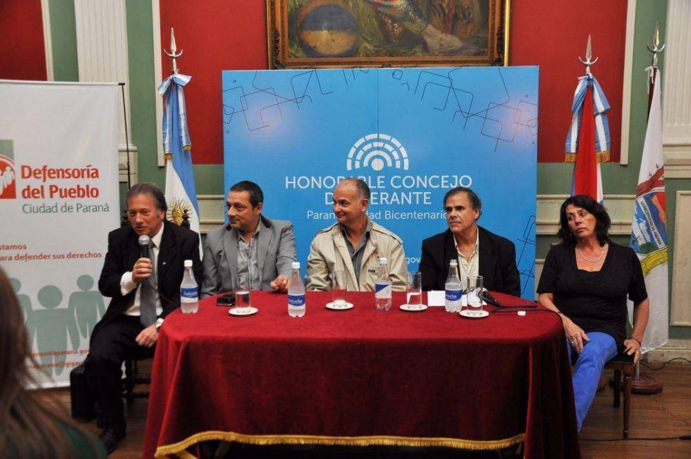 Se present� un certamen sobre ciudadan�a para estudiantes secundarios de Paran� 