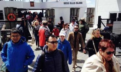 Evac�an la estatua de la Libertad
