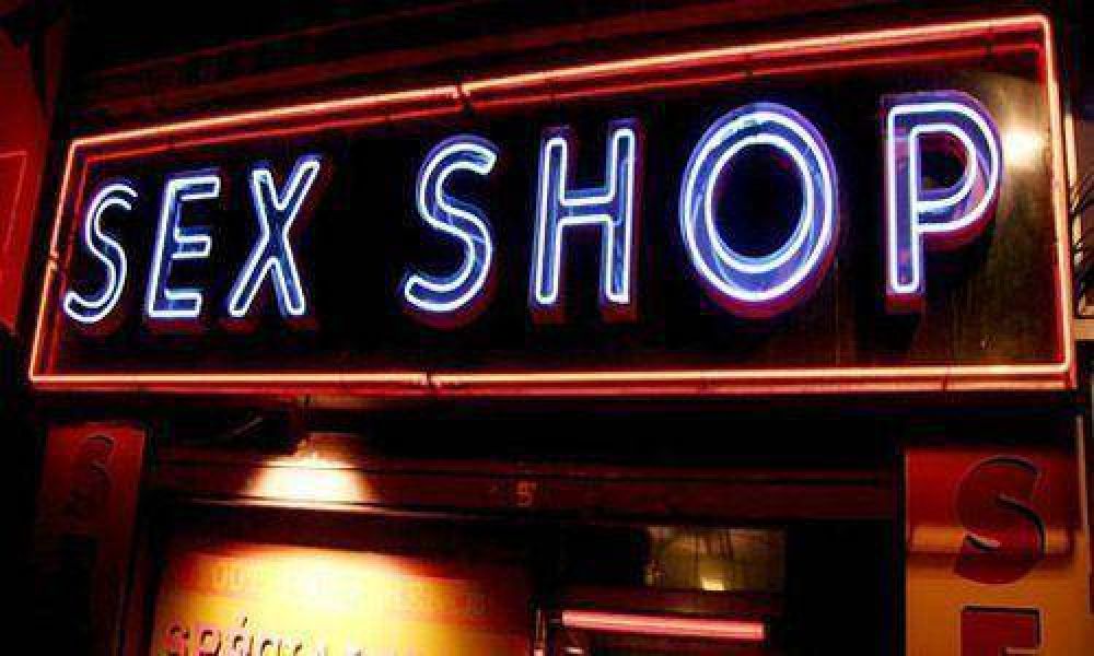 Allanan un sex shop por venta de drogas