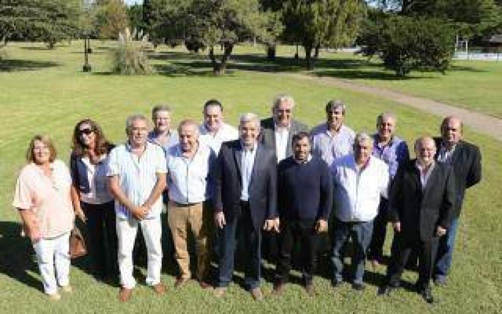 Dom�nguez y Mussi en San Nicol�s: 