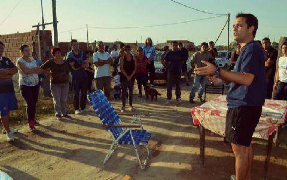 Mincarelli contin�a con las recorridas por los barrios