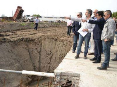 Arl�a recorri� las obras del Canal Watzenborn y del Maldonado