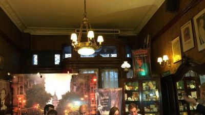 Larreta arranc� el d�a con un desayuno en el Tortoni
