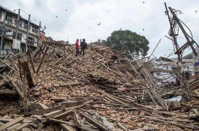 Suman m�s de 2400 los muertos en Nepal y buscan a 13 turistas argentinos