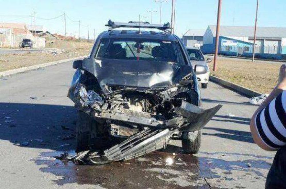 Estar�a ebrio y provoc� triple colisi�n: heridos leves y cuantiosos da�os materiales