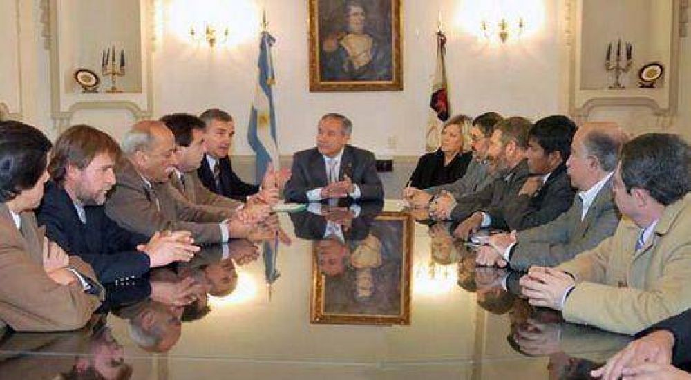Barrionuevo inici� el di�logo pol�tico recibiendo a la UCR 