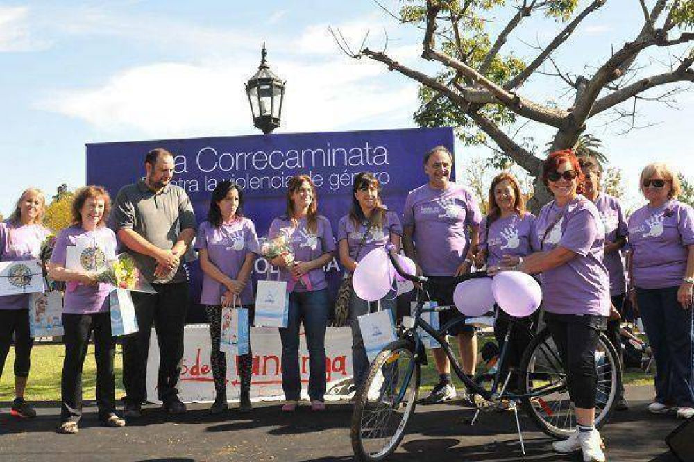 Las mujeres caminaron en Tigre en contra de la violencia de g�nero