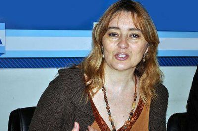 Conflicto PAMI: Adriana Capuano convoc� a los jubilados y a la prensa