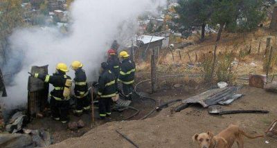 BARRIO CEFERINO: Una humilde vivienda fue totalmente destruida por el fuego