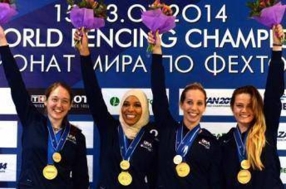 Musulmana aspira ser la primera atleta estadounidense con pañuelo en las olimpiadas
