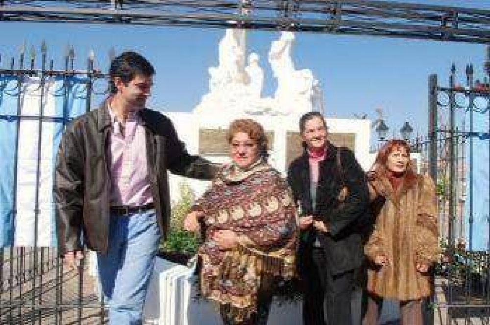 Juan M.Urtubey particip� del homenaje a Eva Per�n.