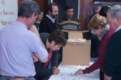 El radicalismo podr�a ir a las PASO con varias listas a nivel local