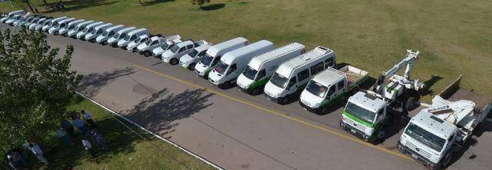 Larra�aga present� equipamiento municipal