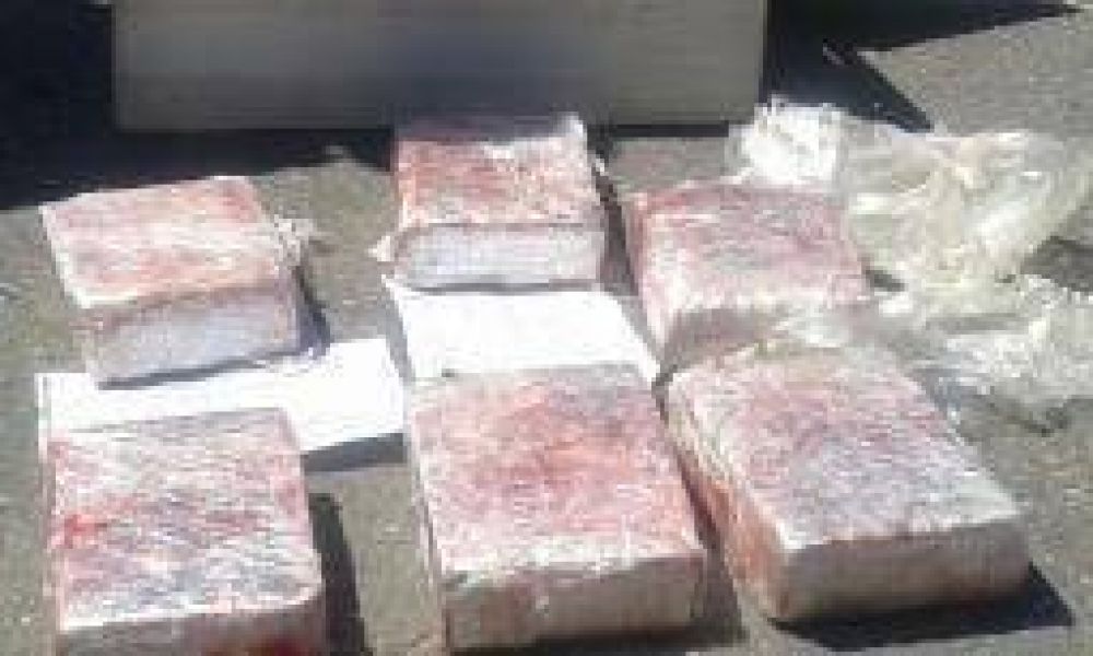 Incautan 4 kilos de marihuana a pareja que intent� evadir control