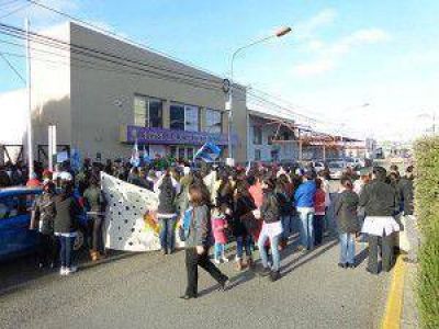 Sutef fue a buscar a R�os a un acto y le reclam� el reinicio de las paritarias
