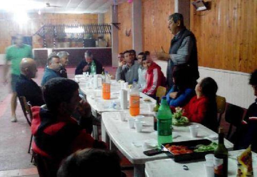 La UCR comenz� a recorrer barrios y localidades