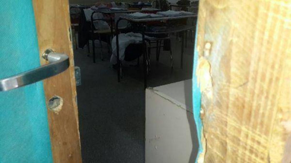 Robaron una escuela cuatro veces en menos de 10 d�as