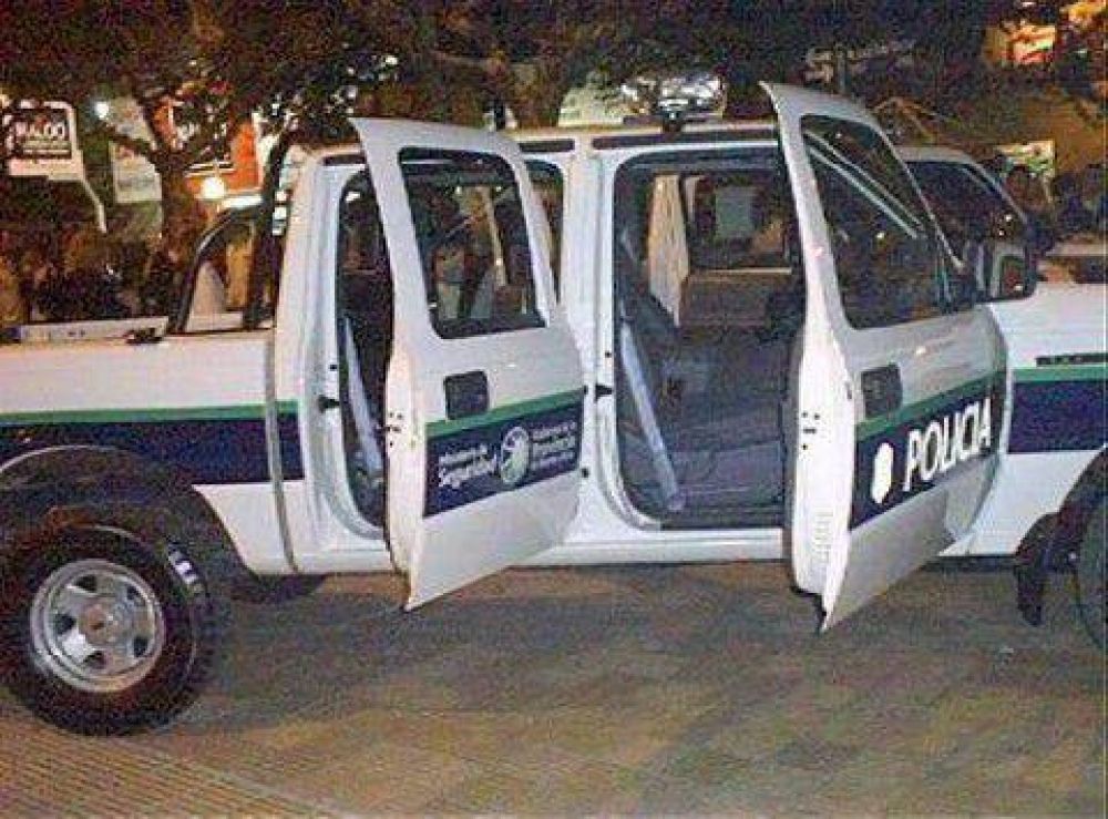 Desbarataron una banda de ladrones de autos: ten�an veh�culos, drogas y un arsenal