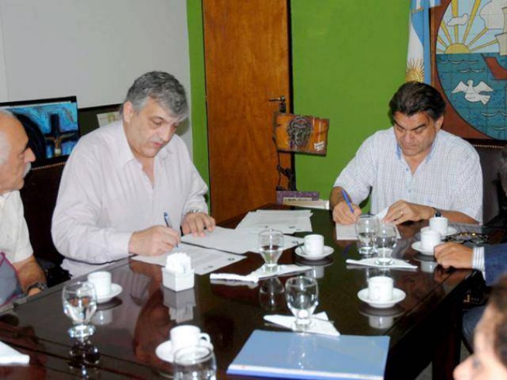 Firman convenio con la UNQ para el reciclado de residuos