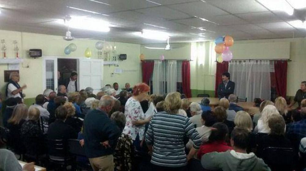 EL PRE CANDIDATO A INTENDENTE OMAR LOPEZ CON LOS JUBILADOS