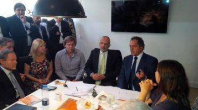 Daniel Scioli elogi� al gobernador Buzzi