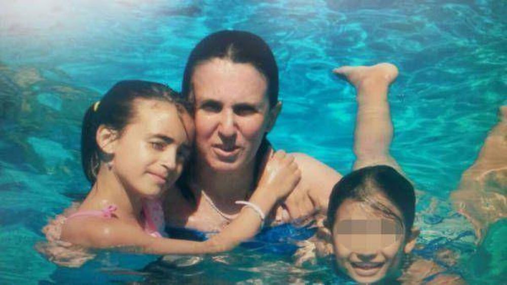 Creen que la mujer polic�a quiso dispararle al perro y mat� a su hija