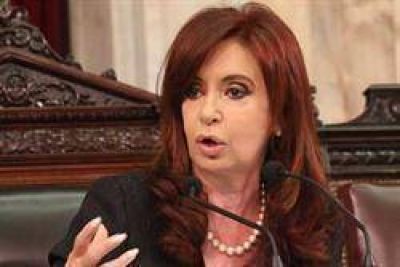 EN VIVO: Cristina realiza su primera aparici�n p�blica despu�s de las PASO porte�as
