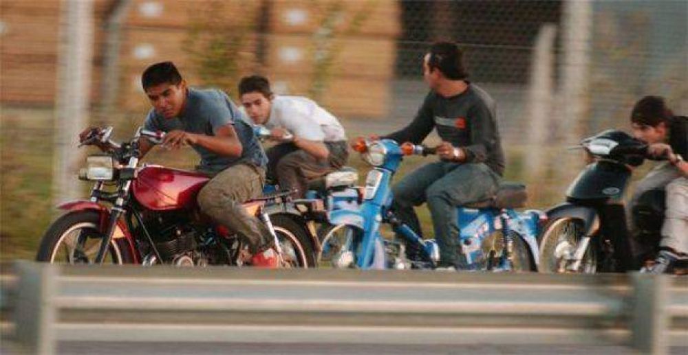 Banda de motociclistas se fug� tras un grave choque