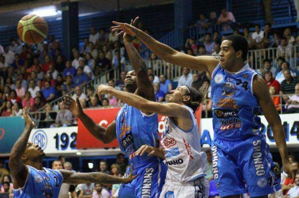 Pe�arol y un nuevo traspi� en Corrientes