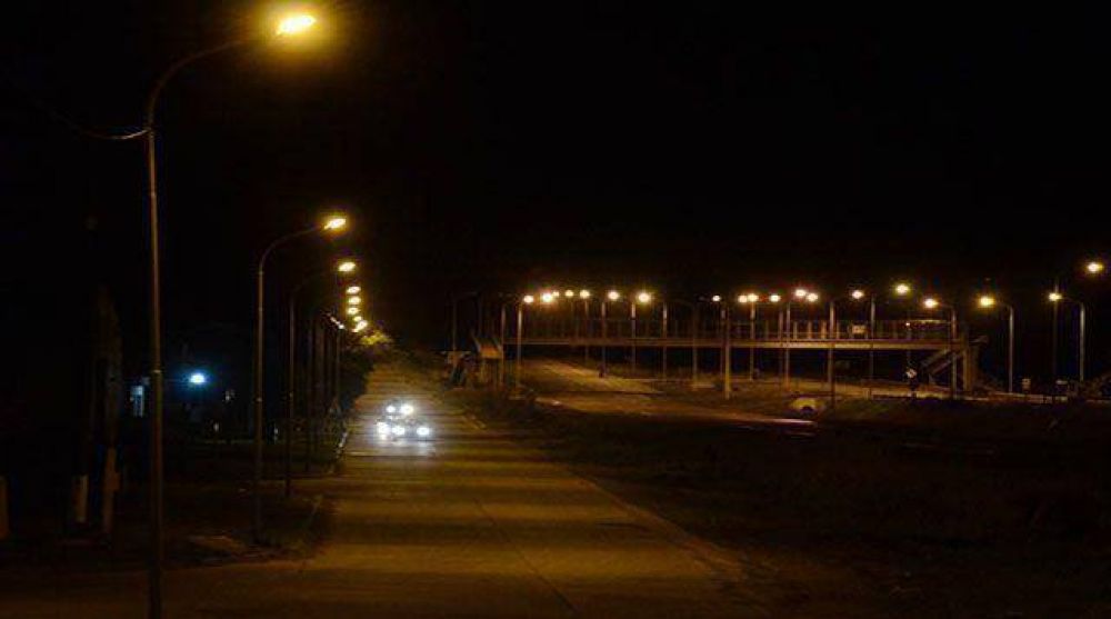 Denuncian robo de artefactos de alumbrado P�blico en Parque Camet