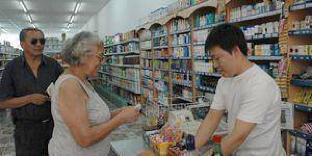Supermercados chinos en el interior y comerciantes en alerta