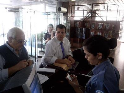 Olivera formaliz� su intenci�n de reunirse con Insfran