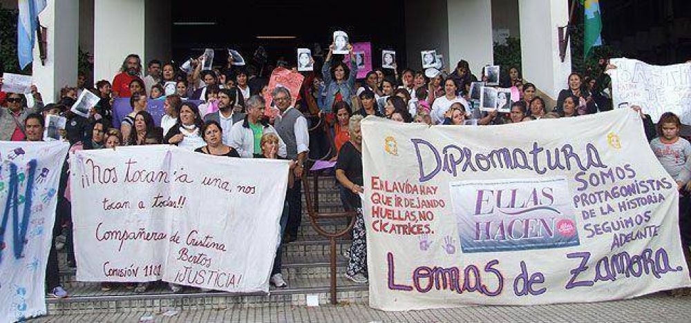 Familiares de v�ctimas marcharon a Tribunales