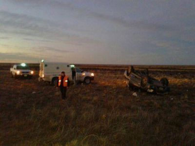 Se encandil�, volcaron y los est�n trasladando al Hospital de R�o Gallegos