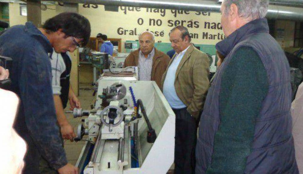 En la T�cnica, el CFP N� 401 expuso los cursos ante el intendente