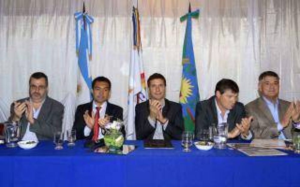 Intendentes de Arenales, Lincoln y Alem con cooperativas el�ctricas