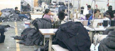 Denuncian irregularidades en el control de talleres ilegales