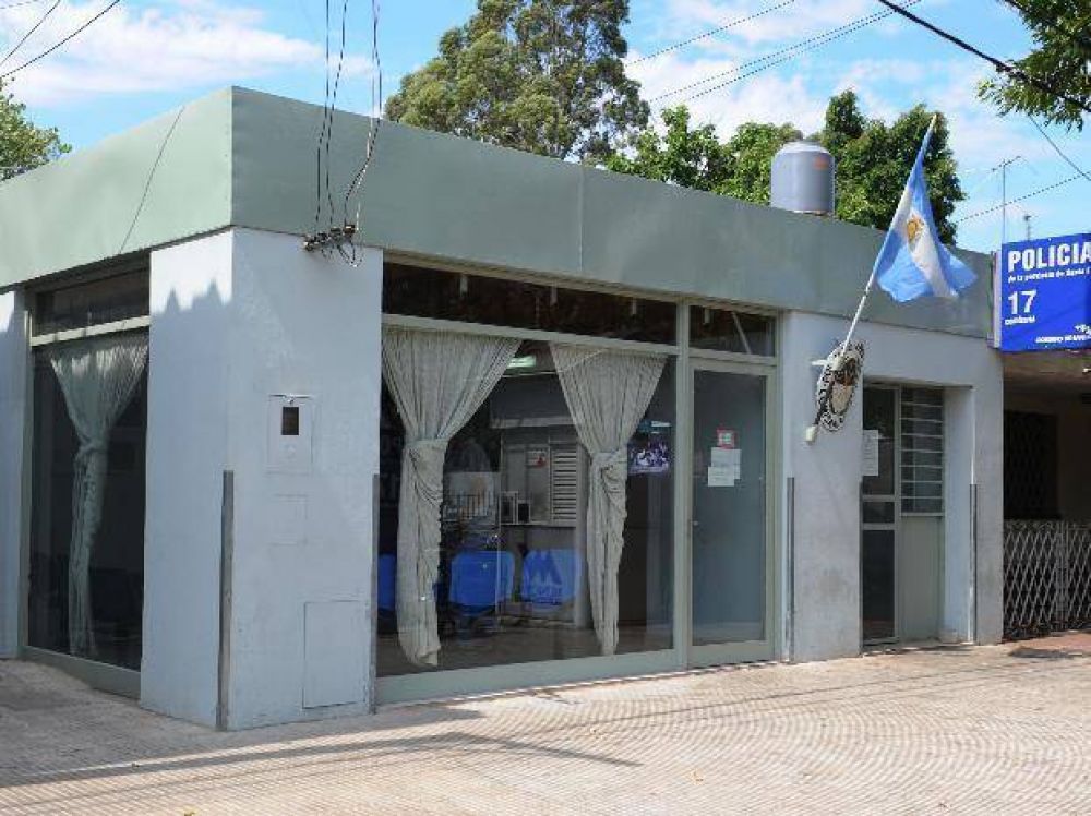Una banda de asaltantes sorprendi� a familia de Fisherton y le rob� dinero y un autom�vil