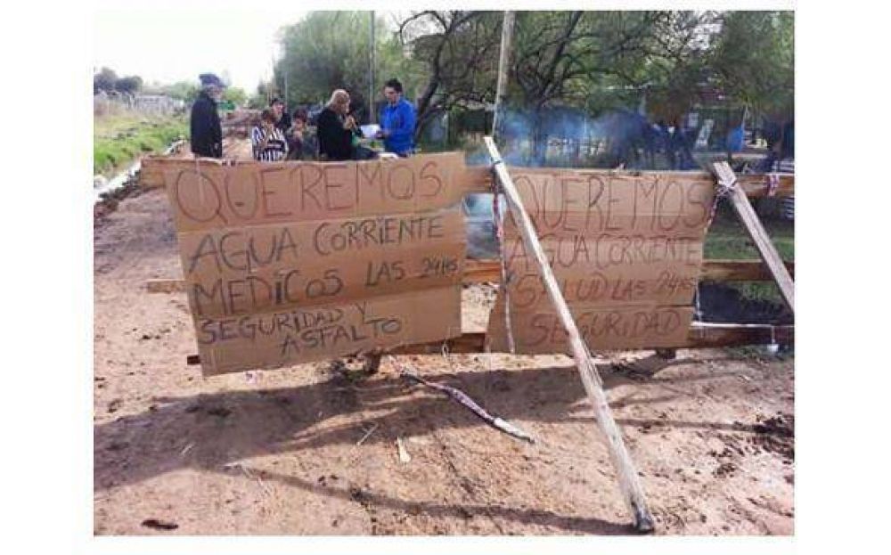 Tras la presi�n vecinal, el Municipio se comprometi� a extender una red de agua potable