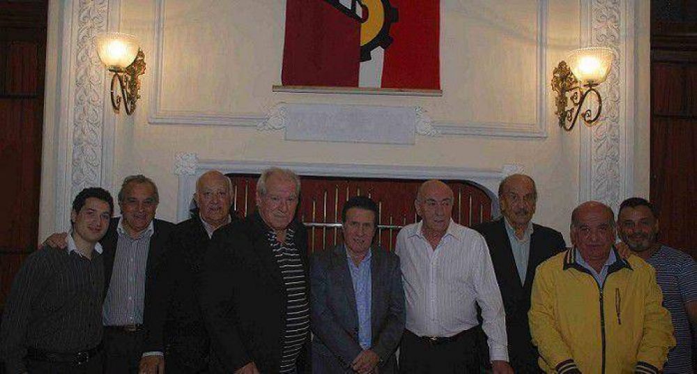 D�AZ P�REZ JUNTO A LA SOCIEDAD ITALIANA DE SOCORROS MUTUOS