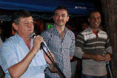 Peppo se mostr� con los precandidatos a intendente de Napenay
