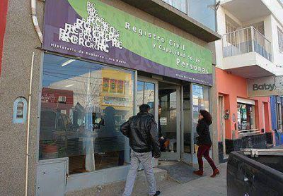 El registro civ�l entrega documentos en Roca, Viedma y Cipolletti